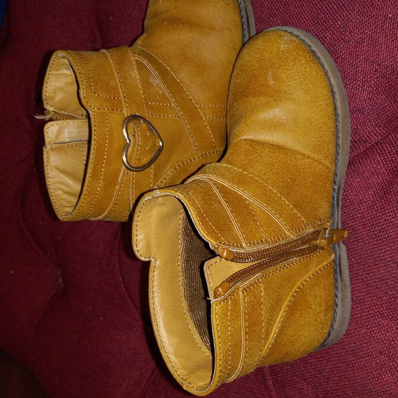 Boot - Picture 3 of 4